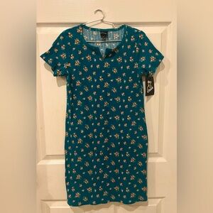 NWT: Young Girls/ Slim women Teal Green w/ Pink Flowers Stretchy Material Dress